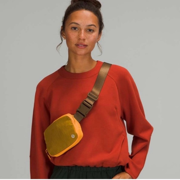 Lululemon OG Everywhere Belt Bag Gold Spice /
Clementine 1L EUC - Picture 4 of 7